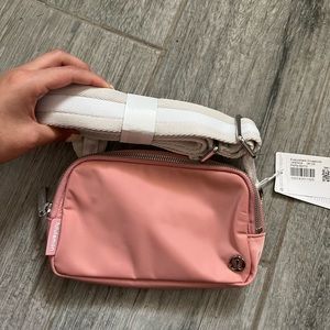 Lululemon everywhere crossbody